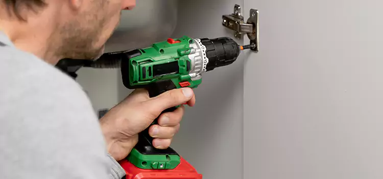 Commercial Door Hinge Repair Idylwood